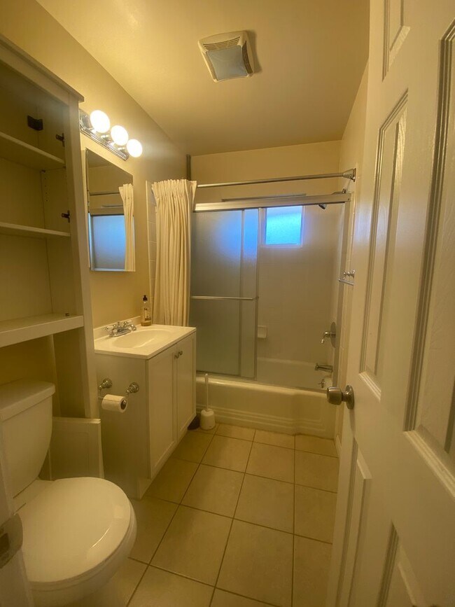 Building Photo - 409 E Puente St