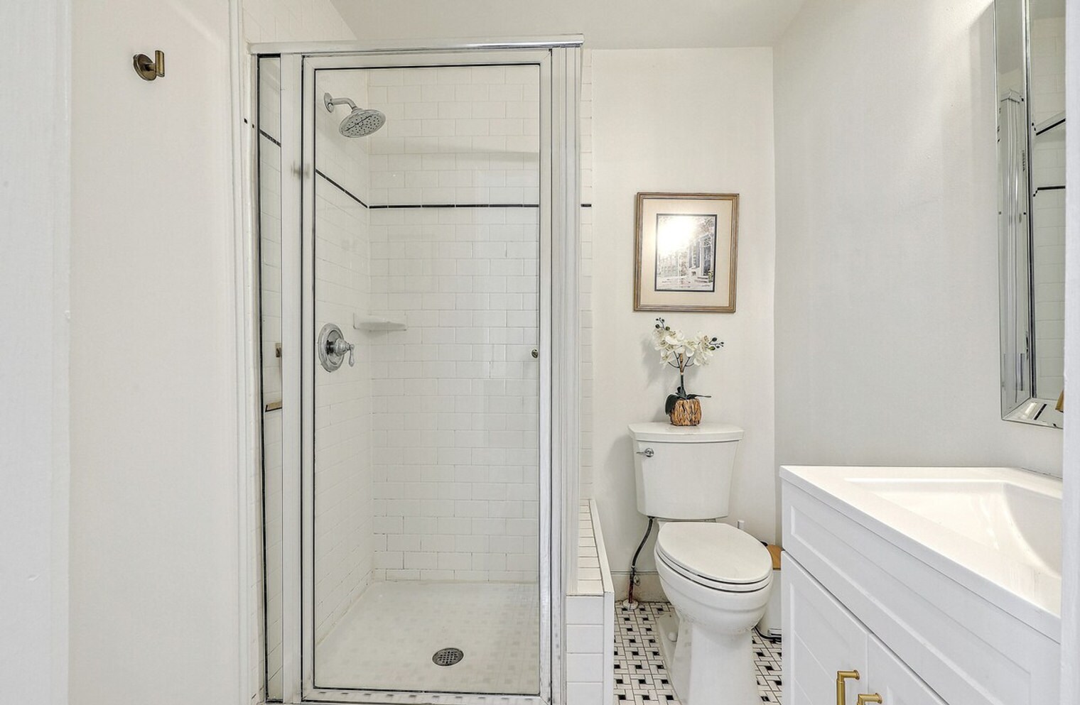 Building Photo - 38 Bogard St