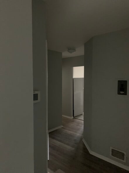 Building Photo - 18 Dartmouth Ave