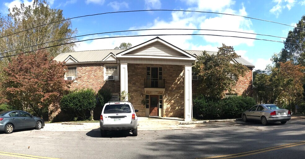 Front of Bldg - 212 Westwood Dr