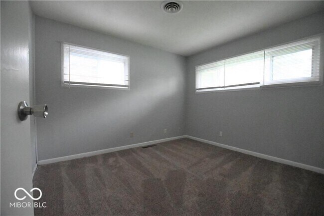 Building Photo - 4940 Leone Dr