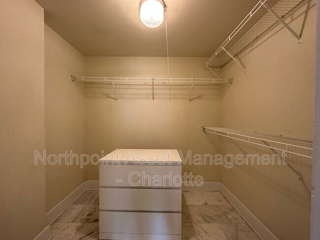 Building Photo - 207 N Dotger Ave