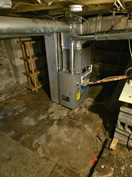 Building Photo - 35 E Hoster St