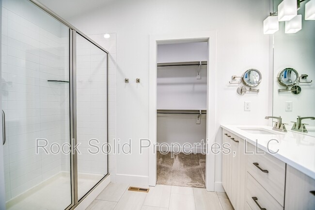 Building Photo - 3628 Red Feather Trl