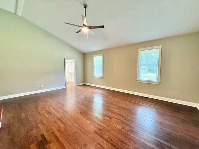 Building Photo - Newly Remodeled Ranch-Style 4BD, 3.5BA Ral...