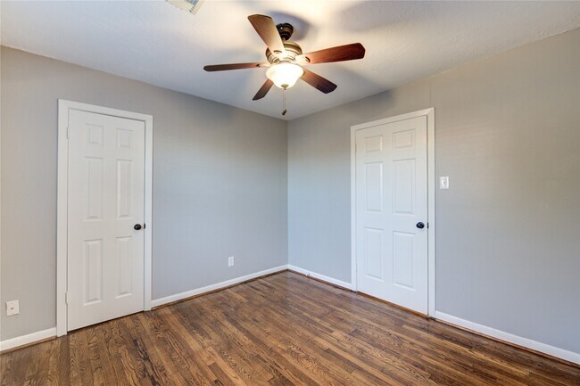 Building Photo - 2714 Southmore Ave