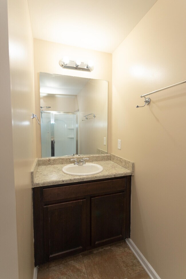 Building Photo - 4632 Southwind Rd