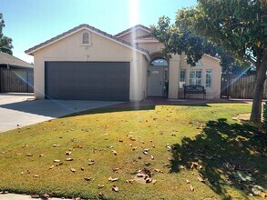 Building Photo - Beautiful home in SW Bakersfield W/Solar a...