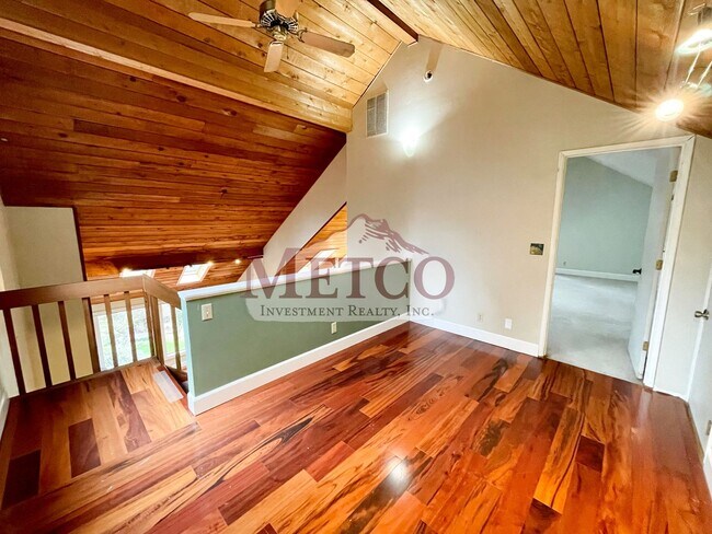 Building Photo - 24401