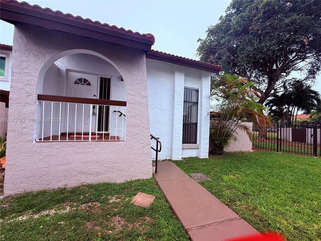 Building Photo - 9909 NW 9th St Cir