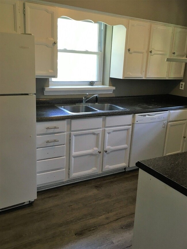 Building Photo - 3910 Cary Street Rd