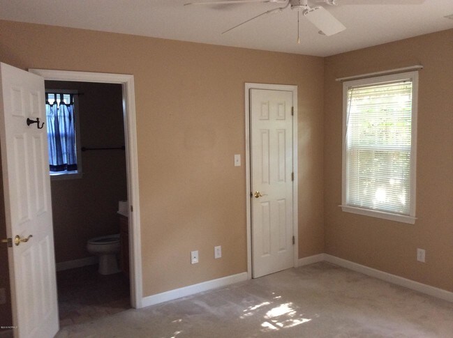 Building Photo - 114 Brody Ln