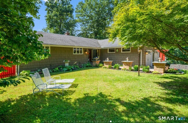 Building Photo - 92 Kenmore Rd