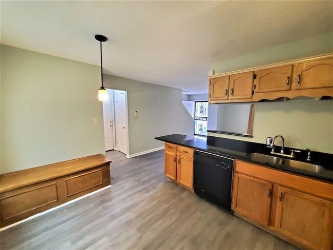 Building Photo - 9547 Daly Dr