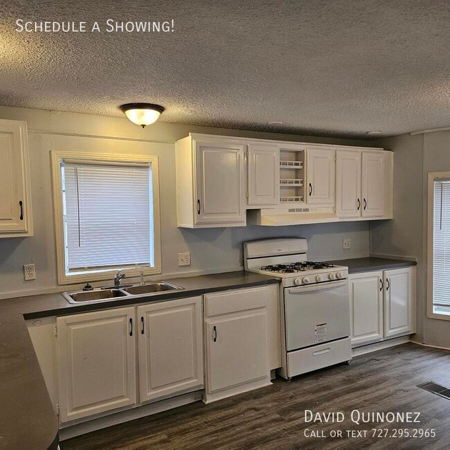 Building Photo - 2737 W Washington Center Rd