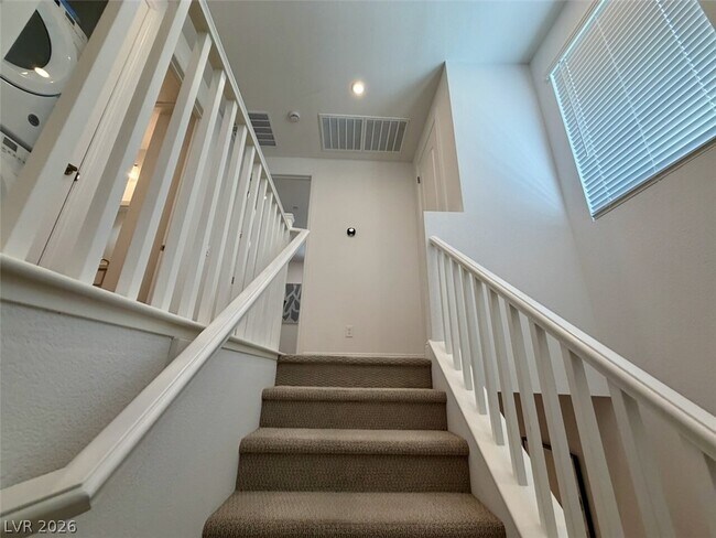Building Photo - 802 Royal Beekman St