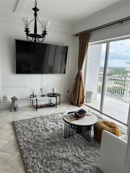Building Photo - 18041 Biscayne Blvd