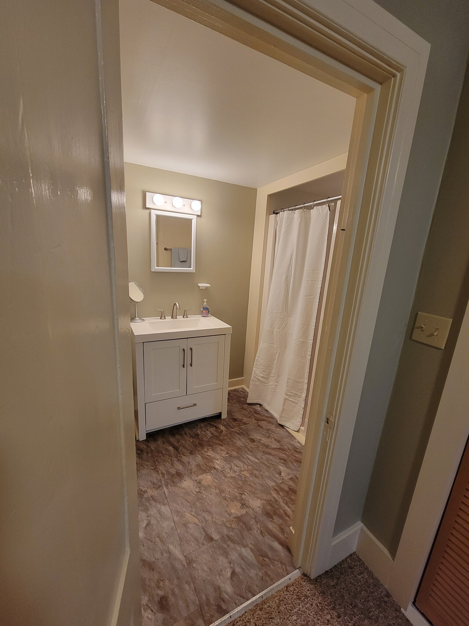 Bathroom - 185 Main St