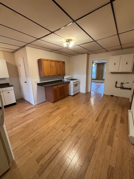 Building Photo - 140-142 Congress St