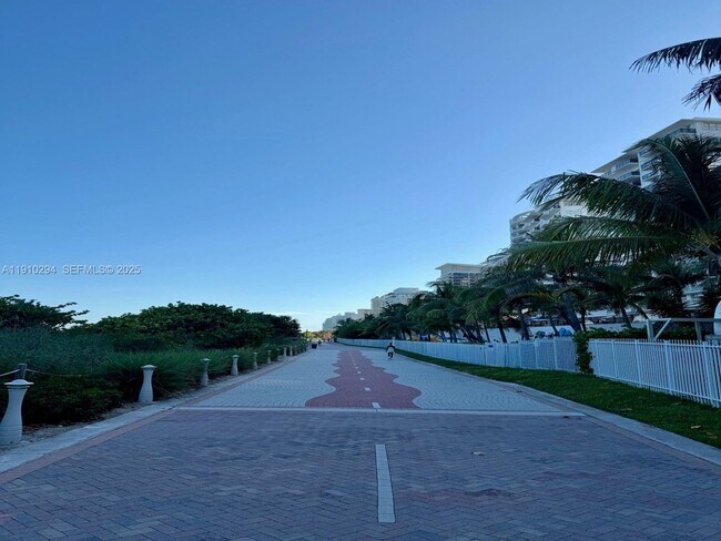 Building Photo - 6061 Collins Ave