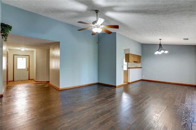 Building Photo - 1262 Bailing Dr