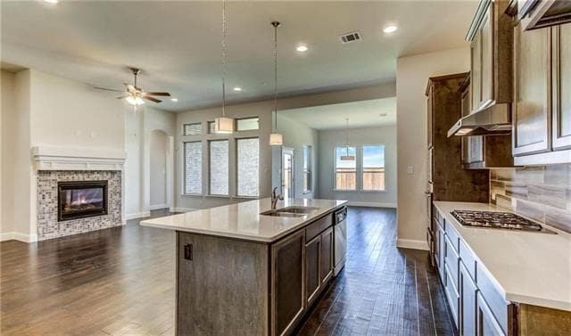 Building Photo - 905 Overton Ave