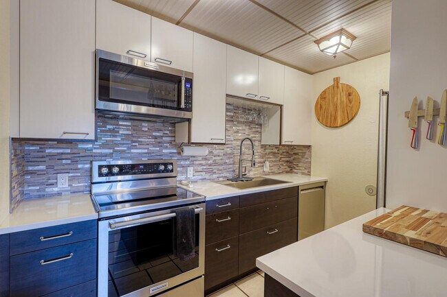 Building Photo - 1063 Vail View Dr