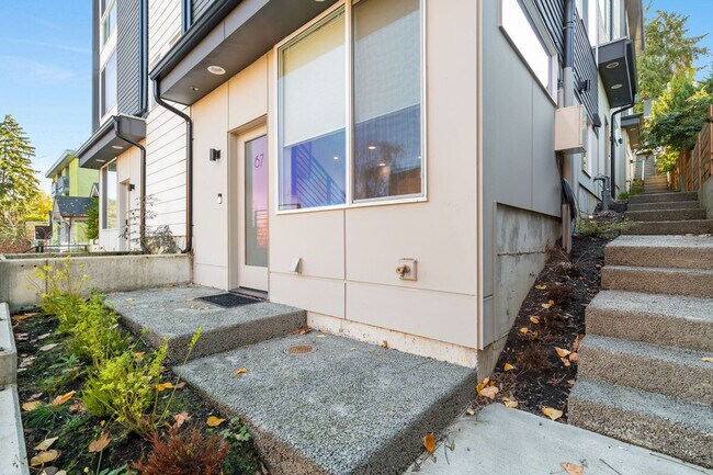 Building Photo - 67C W Dravus St