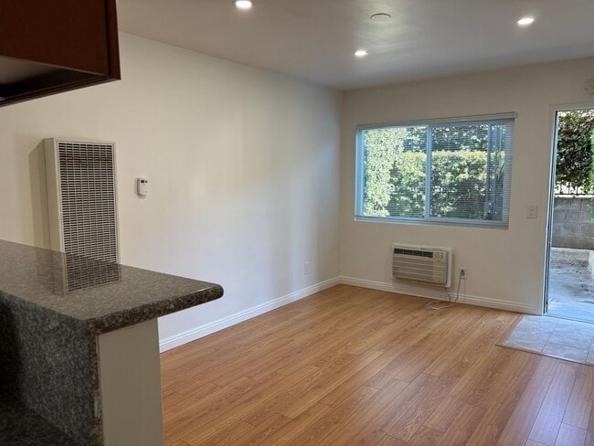 Building Photo - 1111 Tyler St