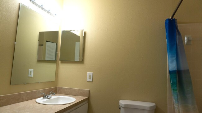 Building Photo - 1450 SE Rivergreen Cir