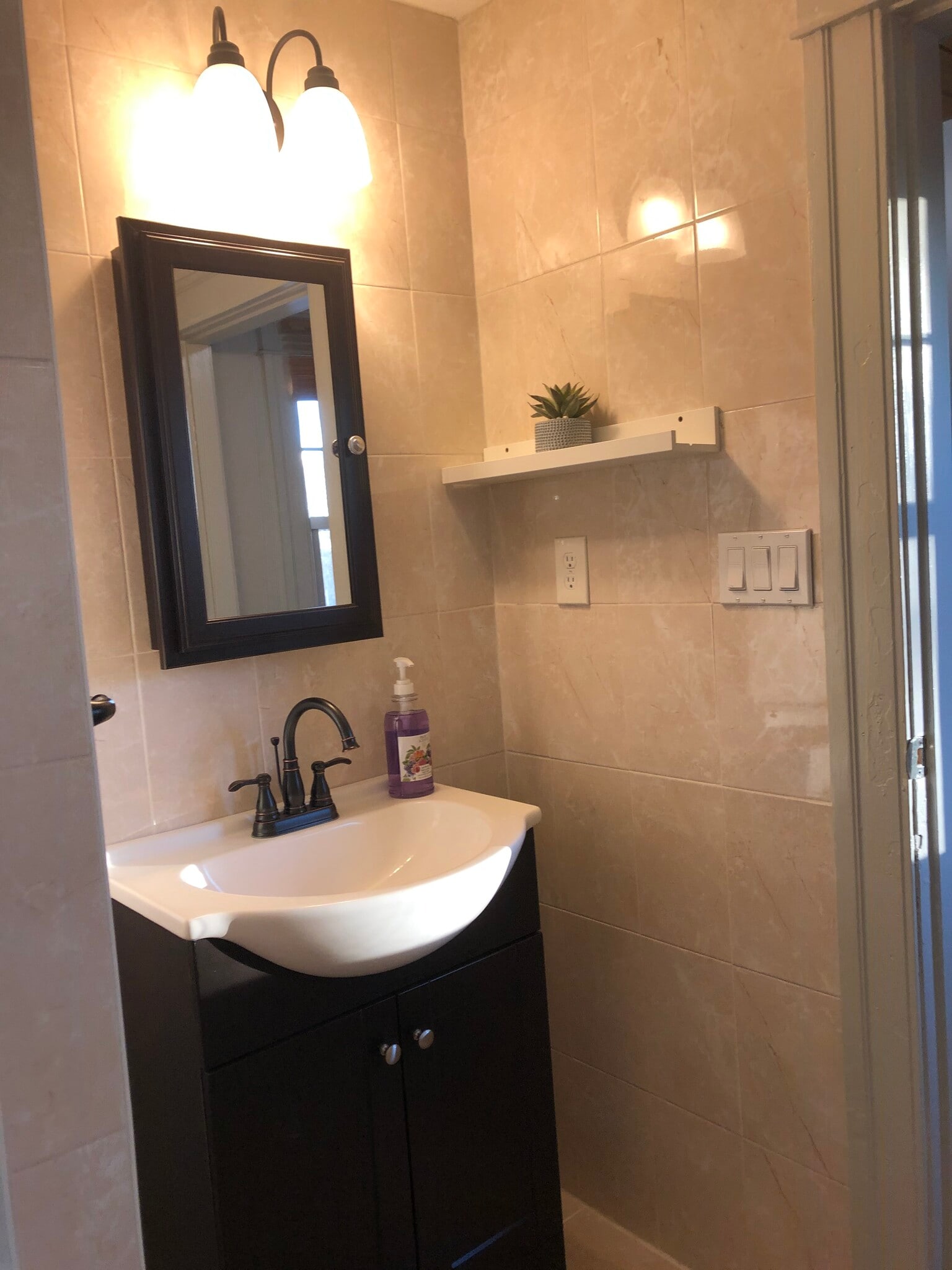 Building Photo - 61 Hadwen Rd