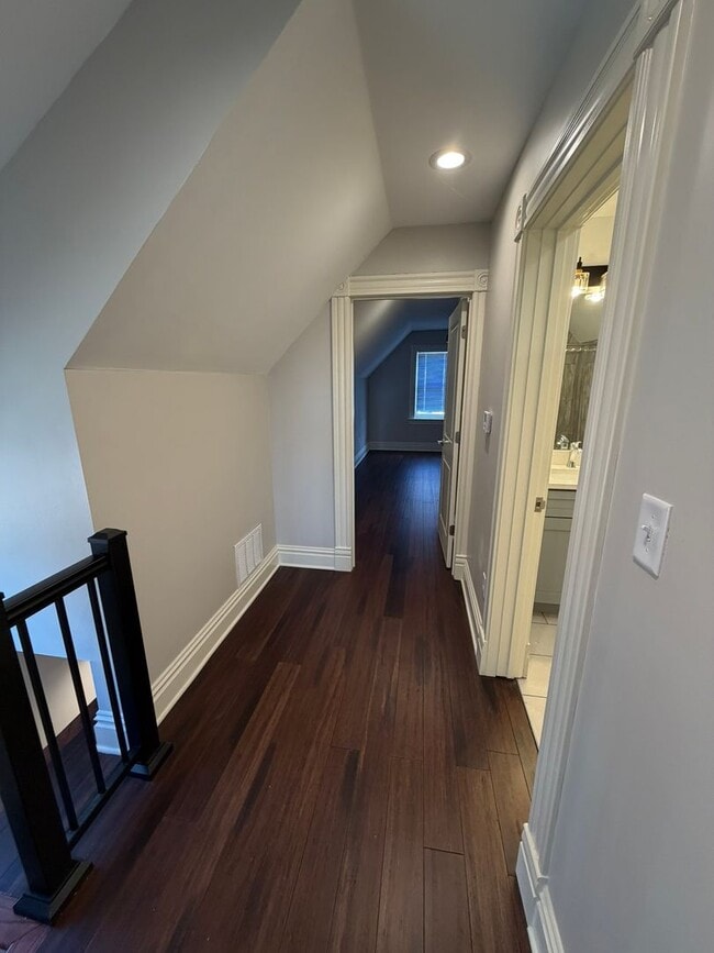 Building Photo - Bright & Spacious 3BR in The Grove – Walk to Shops & Dining!