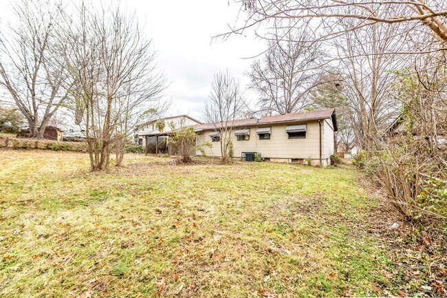 Building Photo - Charming 3-Bedroom Ranch Home in Hazelwood School District