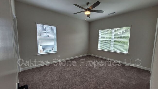 Building Photo - 2585 Ocean Dr NW