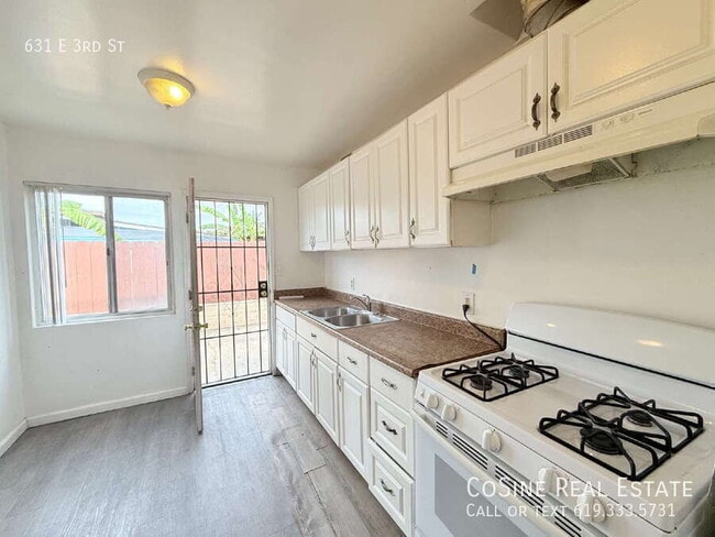 Building Photo - 631 E 3rd St