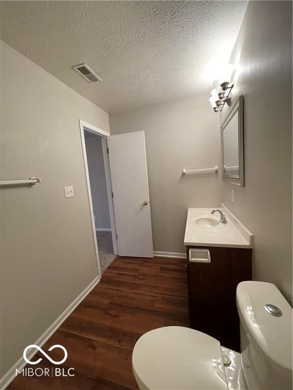 Building Photo - 1631 River Shore Pkwy