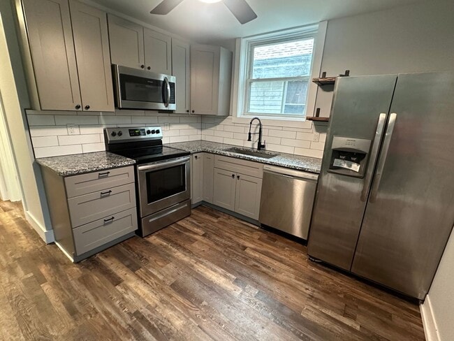 Building Photo - 216 Kinsey Ave