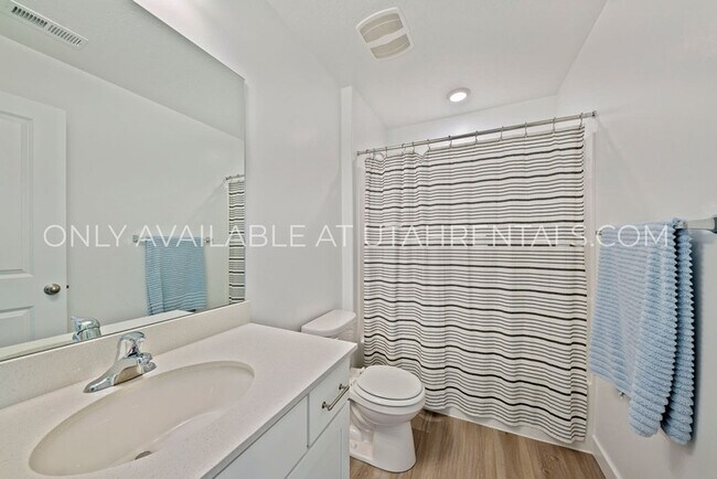 Building Photo - 341 N Angus Dr