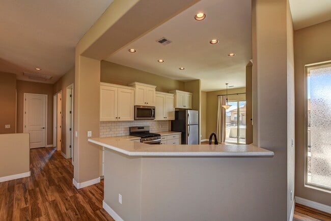 Building Photo - 3+den, 2 bath home for rent in Granville