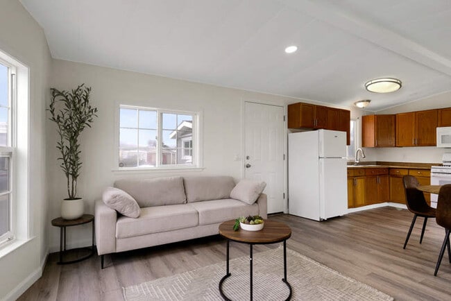 Building Photo - 325 3rd Ave