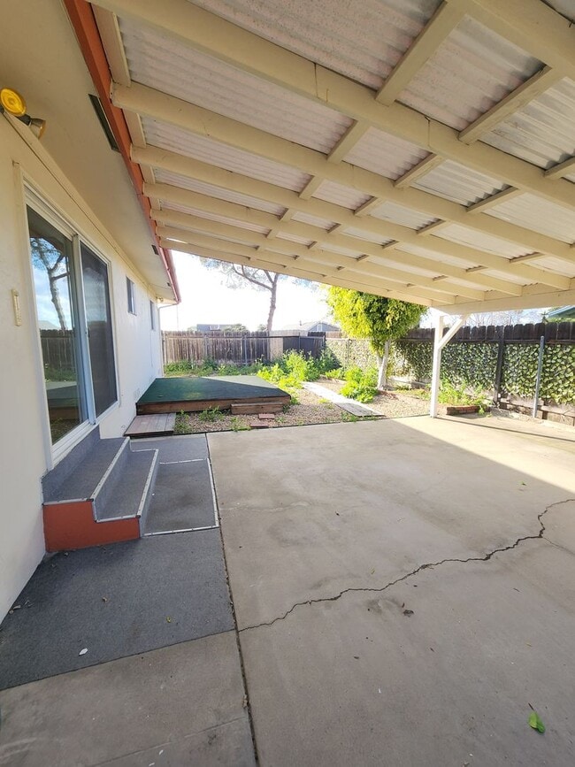 Building Photo - Single-Level La Mesa Home, Updated Interiors, Private Outdoor Space & Garage