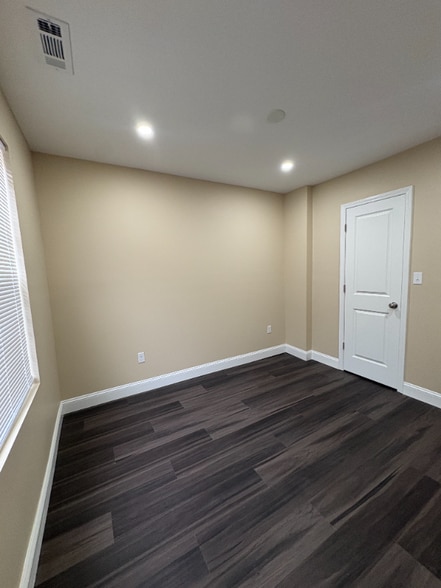 Building Photo - 415 Highland Ave