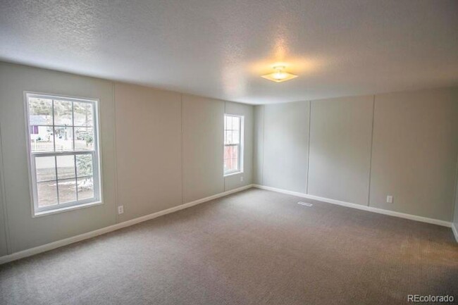 Building Photo - 1042 Smith Ave