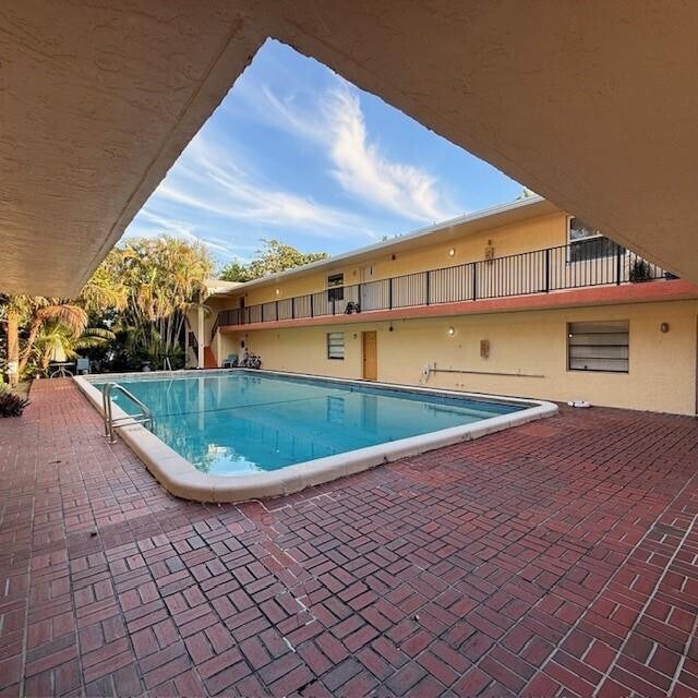 Building Photo - 1826 N Dixie Hwy