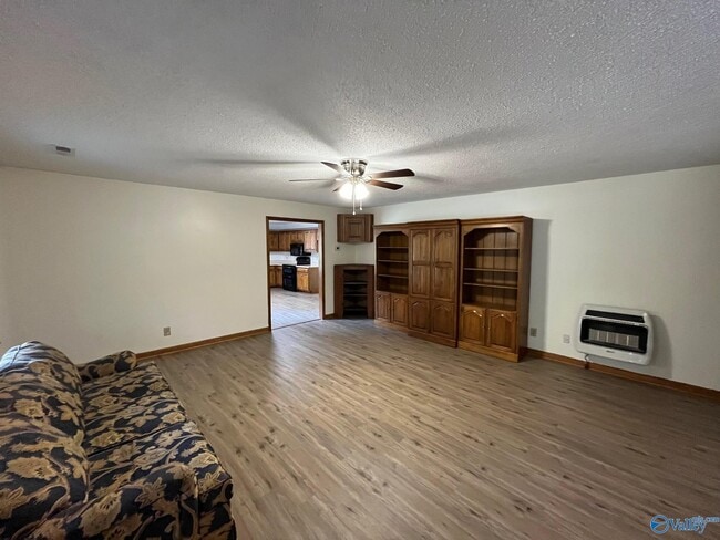 Building Photo - 2122 Indian Hills Rd SE