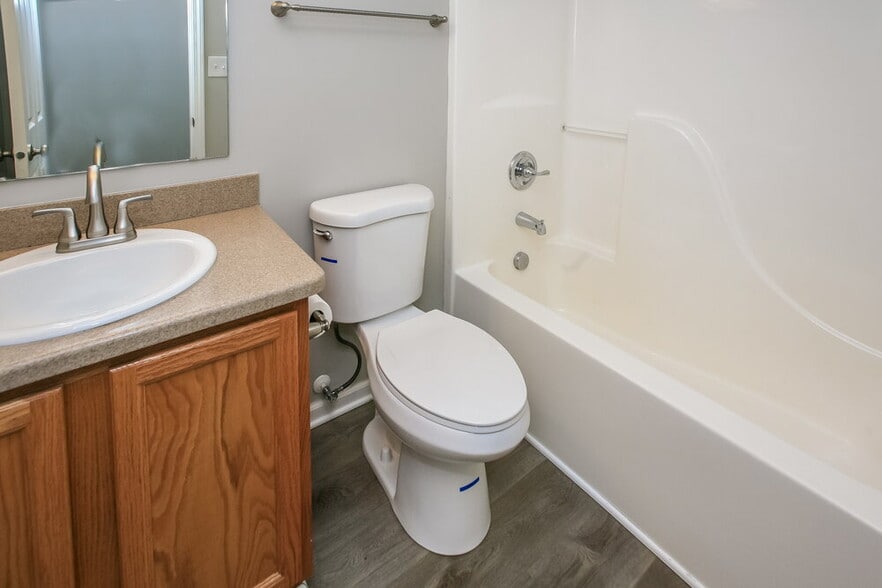 Building Photo - 8513 Vanguard Ln