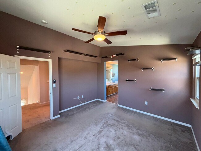 Building Photo - 720 Legends Pl