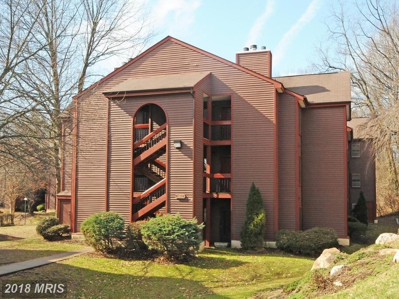 Building - 2807 Lee Oaks Ct