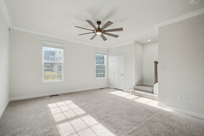 Building Photo - **Special Move-in Offer**  $500 off of the first month's rent.  Exceptional 3-Level Corner Unit T...
