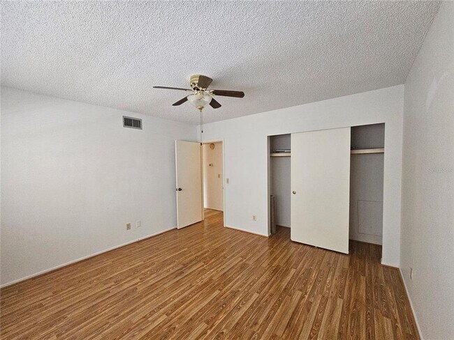 Building Photo - 2383 Netherlands Dr